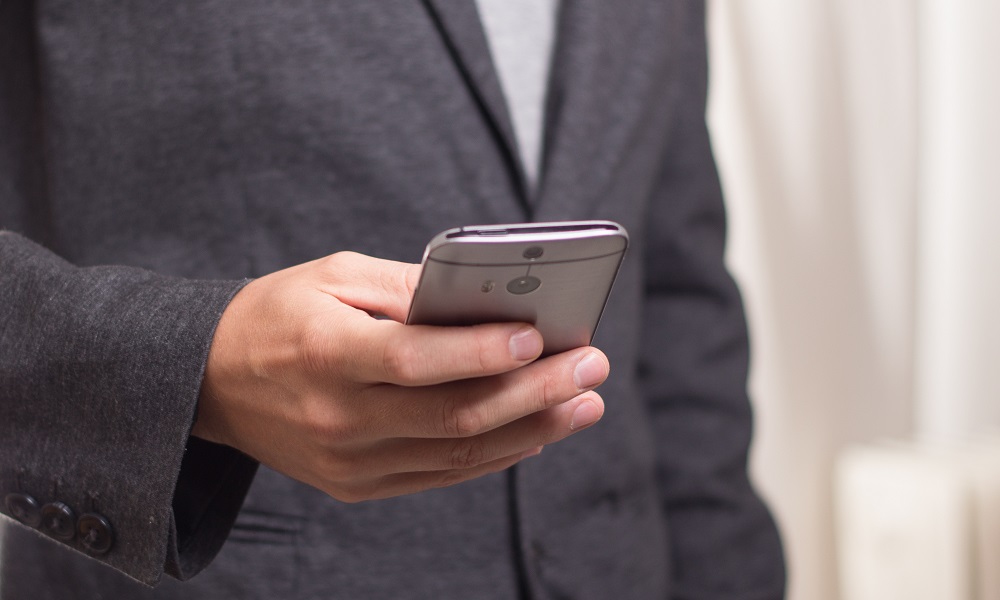 Омич хотел заказать интимные услуги, но столкнулся с лжевоенным с Кавказа и перевёл ему почти 130 тысяч рублей