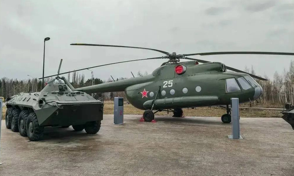 Парк «Патриот» в Омске пополнился военной техникой