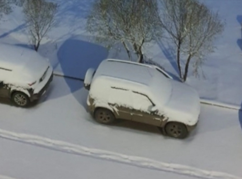 На омском севере слепили снеговиков