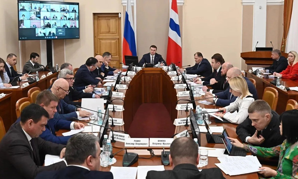 По поручению Виталия Хоценко муниципалитетам направят 83 млн рублей на благоустройство
