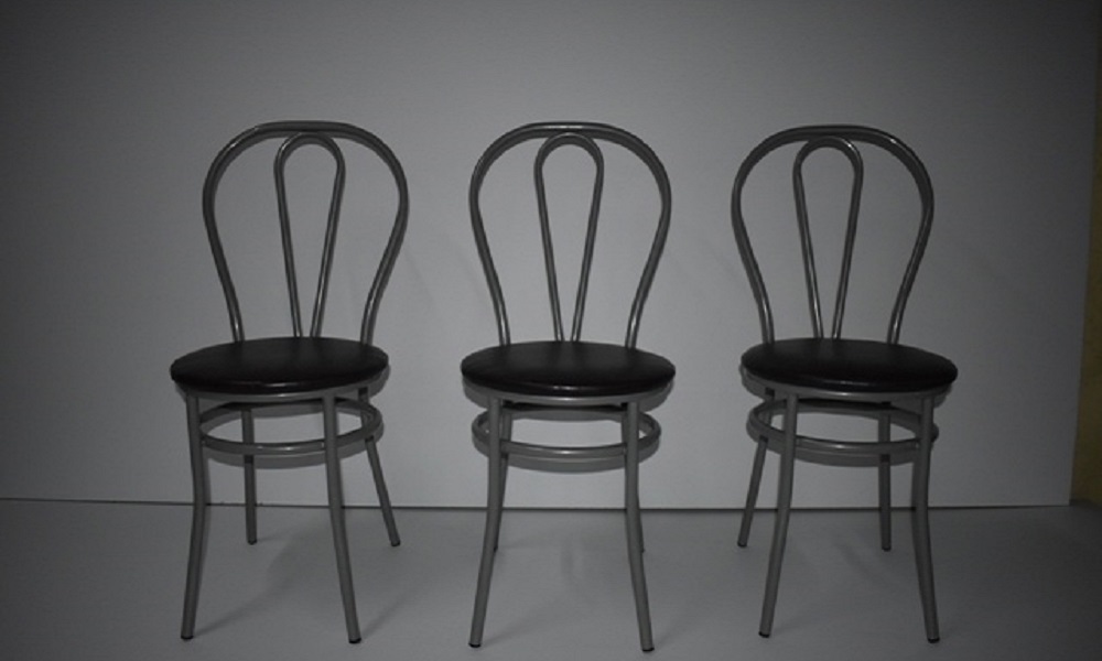 Омские заключённые изготовят стулья для детского лагеря