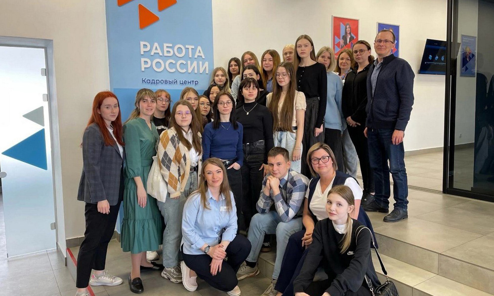 Минтруда Омской области устроит День открытых дверей для студентов вузов