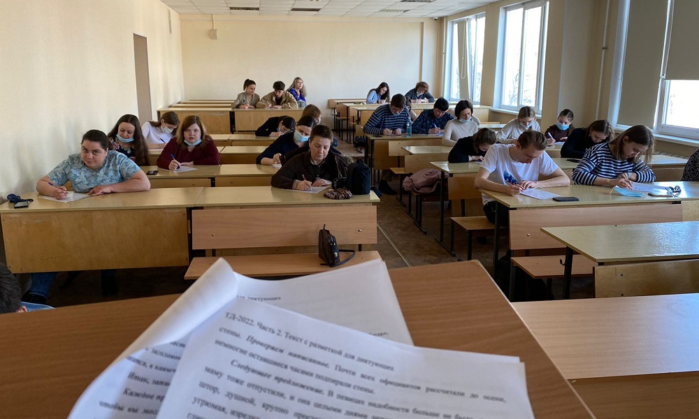 34 идеальные работы: в этом году среди омичей отличников Тотального диктанта стало почти в два раза больше
