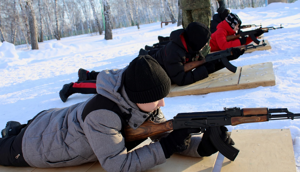 250 омских школьников участвуют в полевых военных сборах