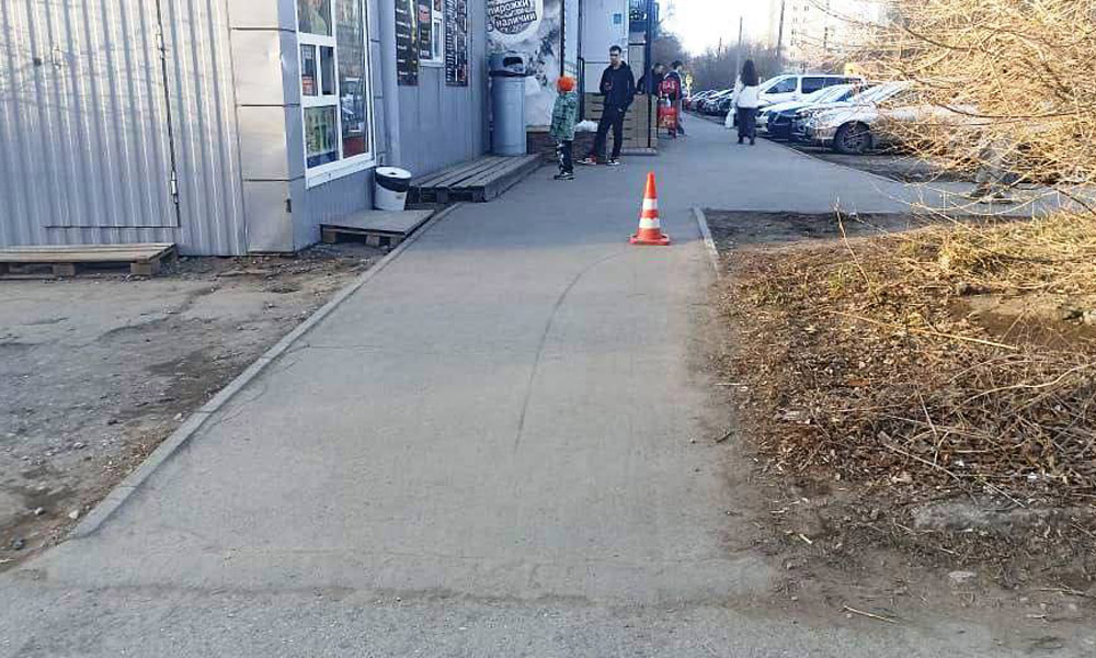 В Омске в результате наезда электросамоката пострадал человек