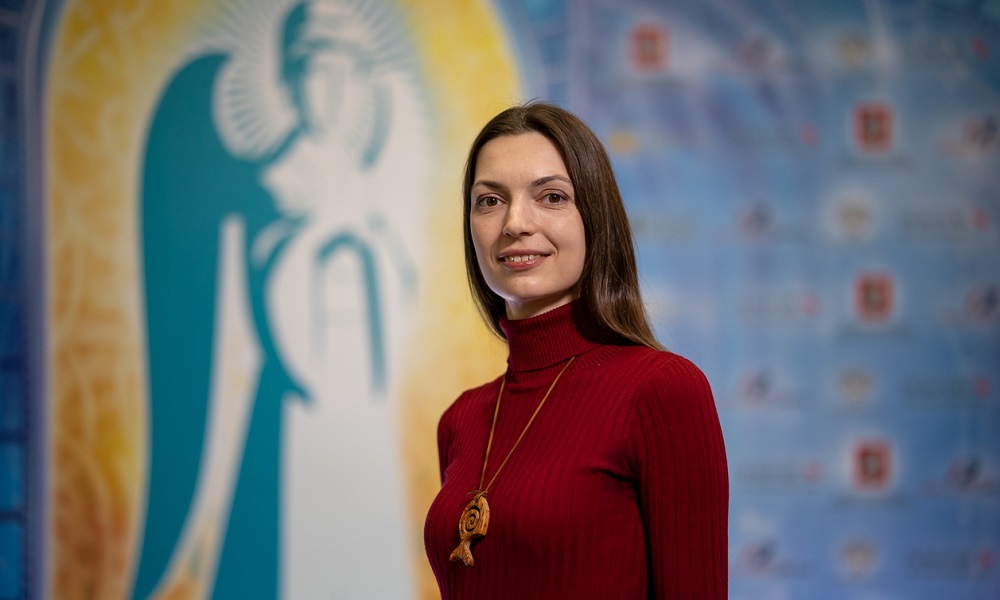 Режиссёр Елена Чач впервые представит в Омске свою картину «Старая песня» 12+