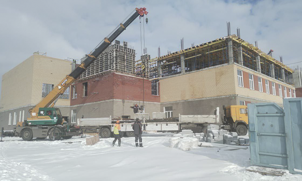 В Омске ищут подрядчика для завершения строительства школы в Исилькуле