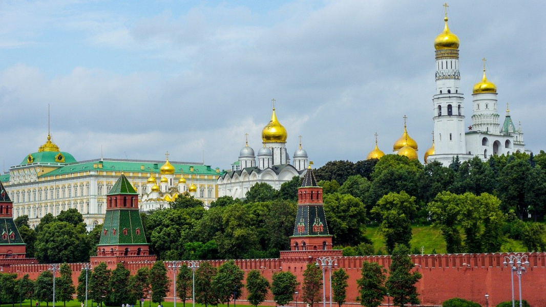 Украина минувшей ночью попыталась нанести удар беспилотниками по Кремлю — пресс-служба президента РФ
