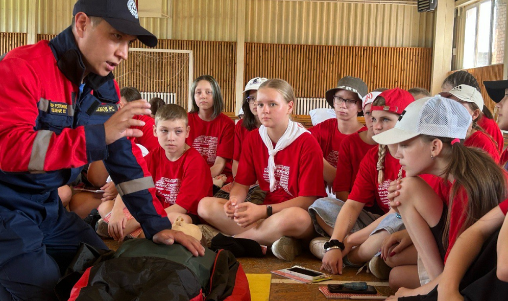 В оздоровительном лагере «Орлёнок» завершается областная профильная смена «#Доброволец55»