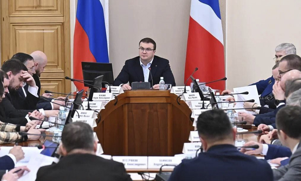 Виталий Хоценко провёл заседание штаба по координации строительства объектов в рамках нацпроектов и госпрограмм в Омской области