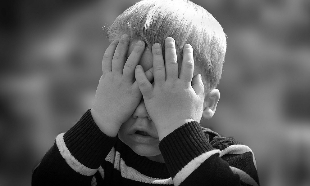 Омичка била и поила алкоголем своего двухлетнего сына 