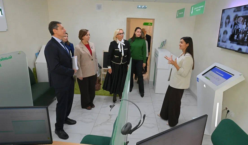 Развитие сети МФЦ и профилактику отказов от новорождённых обсудили в комитете Заксобрания по соцполитике