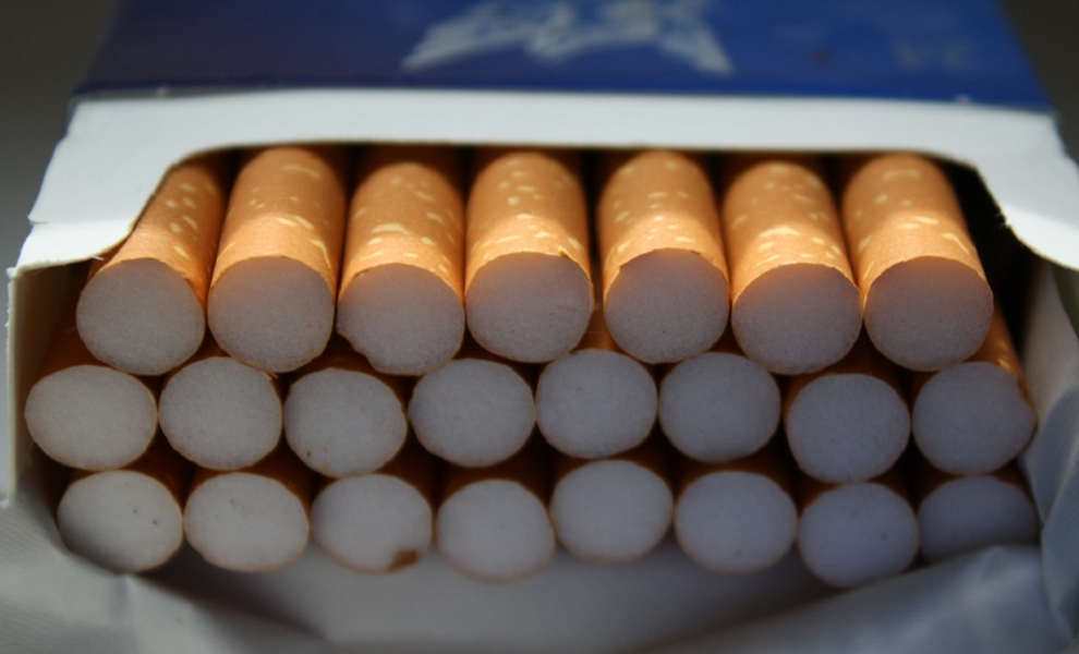 Омич хранил в двух гаражах и двух автомобилях сигареты стоимостью 1 млн рублей