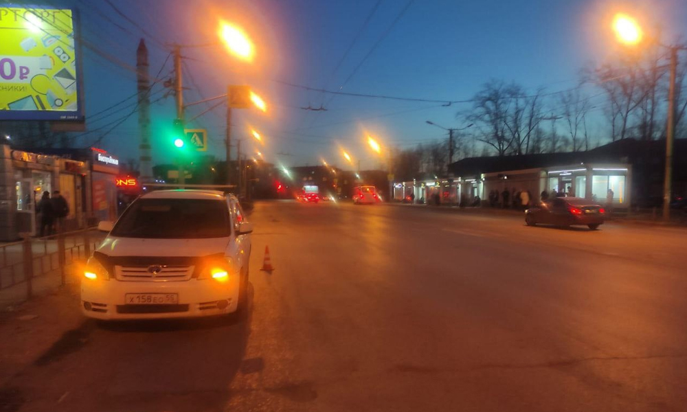 В Омске водитель без прав сбил на пешеходном переходе двух 12-летних школьниц