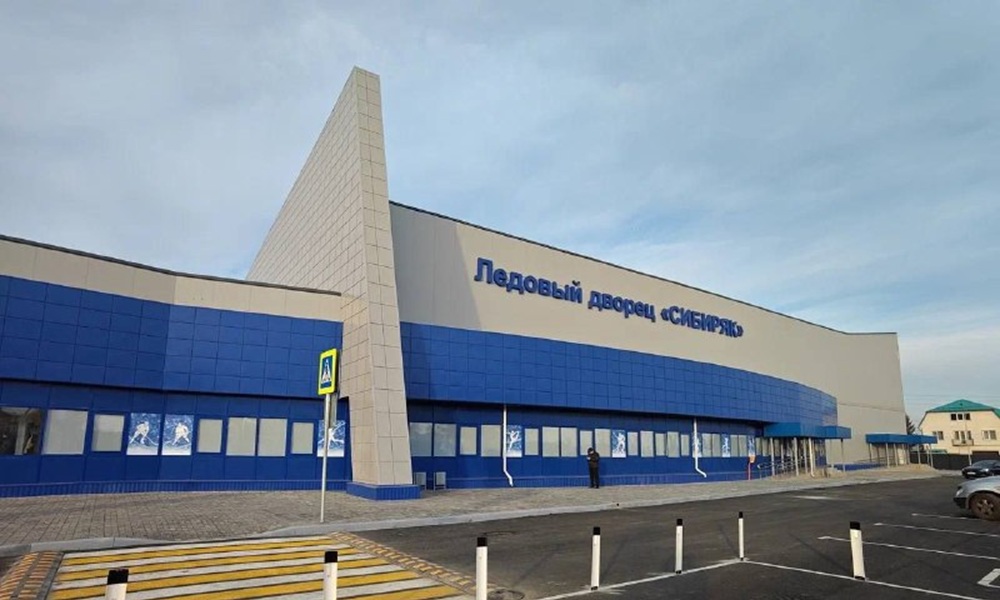 Виталий Хоценко сообщил о передаче в областную собственность ледового дворца «Сибиряк» в Калачинском районе 