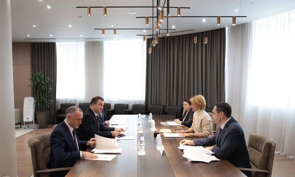 Виталий Хоценко и Оксана Лут обсудили направления дальнейшего роста АПК региона 