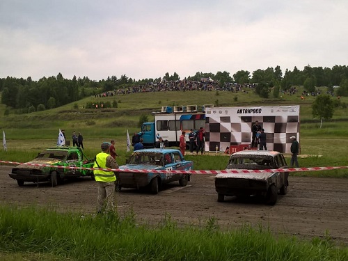 Омичи стали первыми на соревнованиях по автокроссу в Казани