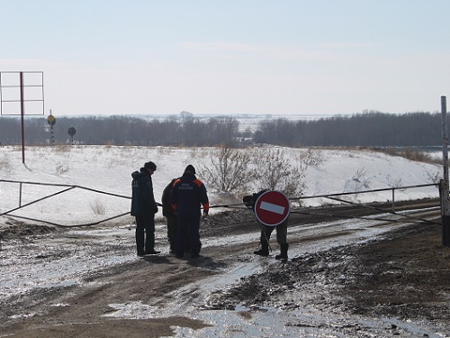 В Омской области закрыли первую в этом году ледовую переправу