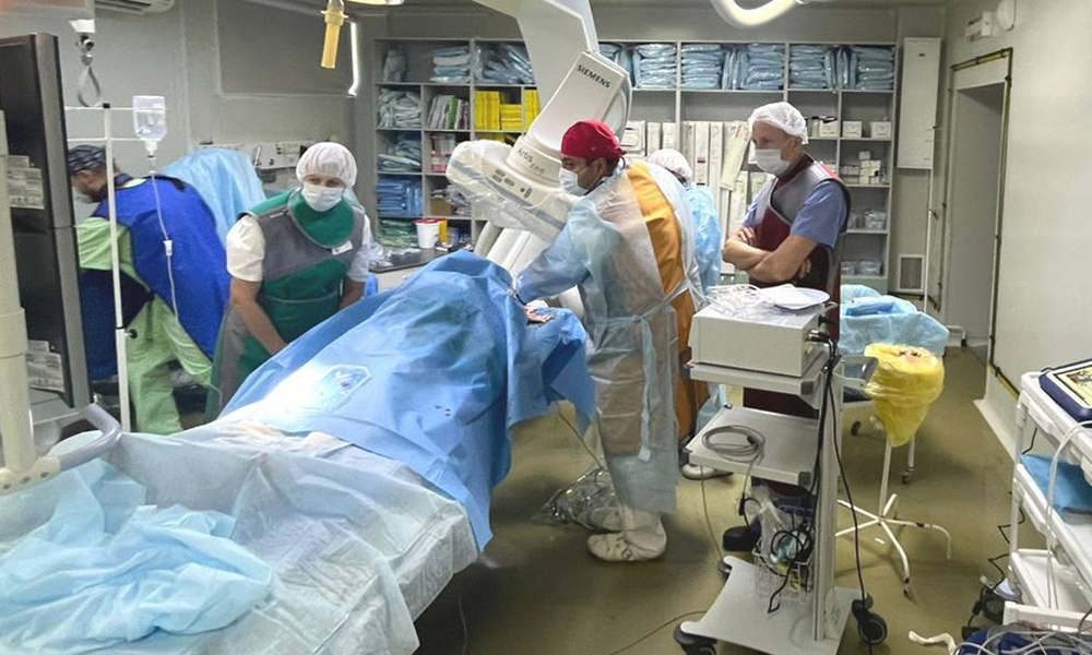 Врачи КМСЧ № 9 спасли пациента с помощью медицинского клея