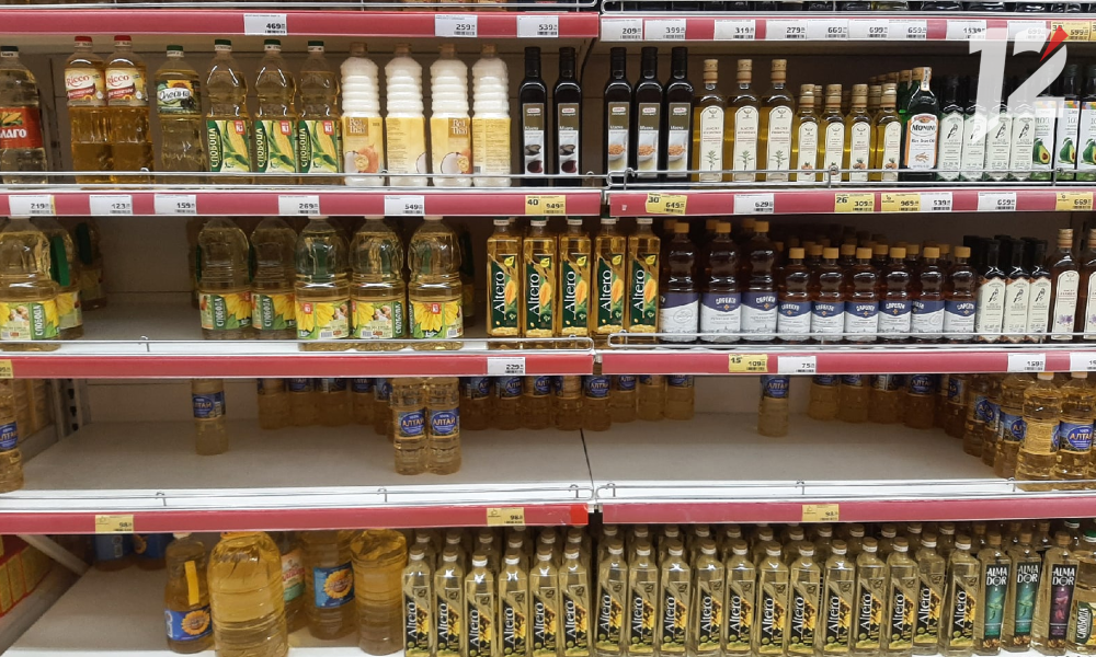 В омских магазинах снизилась цена на подсолнечное и оливковое масло, макароны и не только