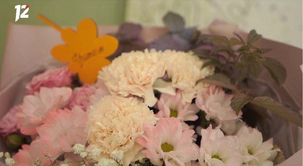 Омская мэрия планирует потратить на цветочные букеты почти 230 тысяч рублей