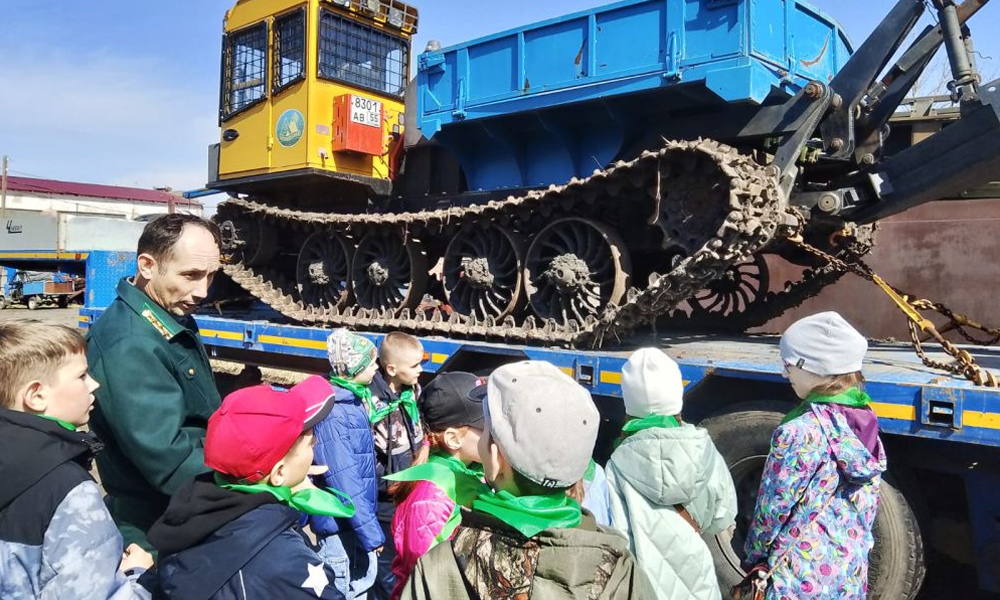 Любинским школьникам показали, как тушат лесные пожары