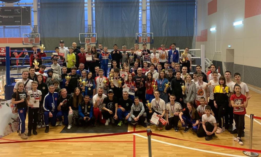 Омские кикбоксёры завоевали 70 медалей на первенстве Сибири 