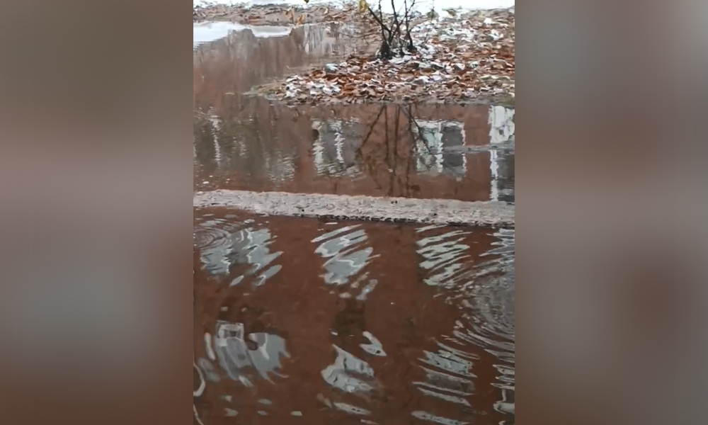 Коммунальную аварию в Чкаловском посёлке обещают устранить в течение дня