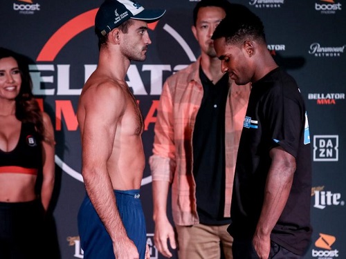 Бой омича Корешкова покажут в прямом эфире