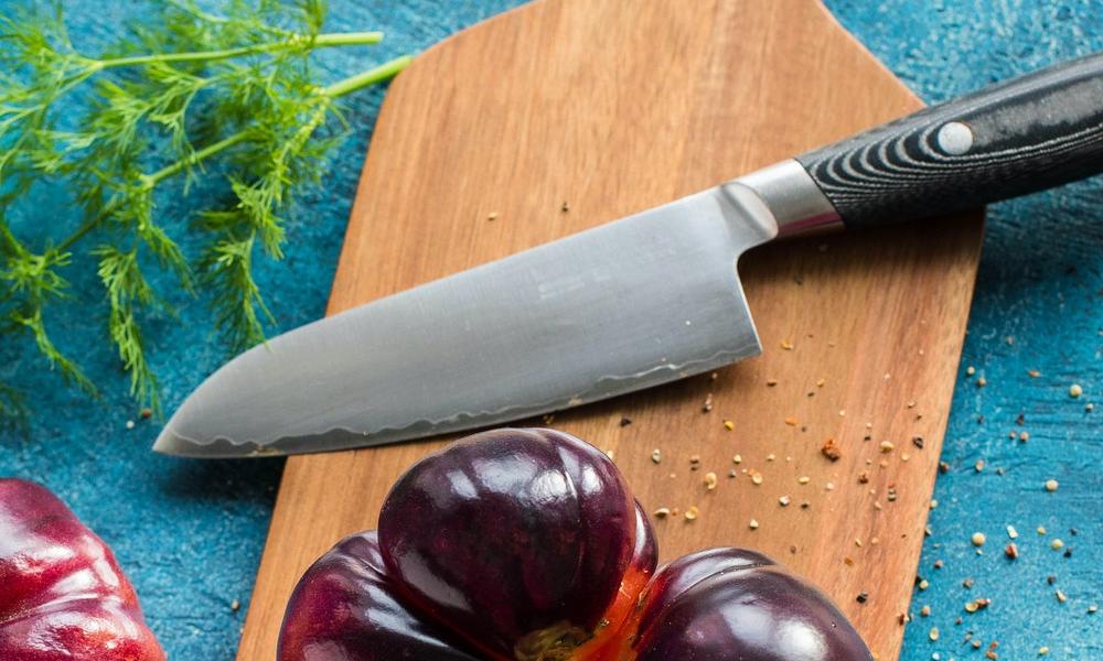 В Омске мужчина чуть не заколол брата из-за наследства