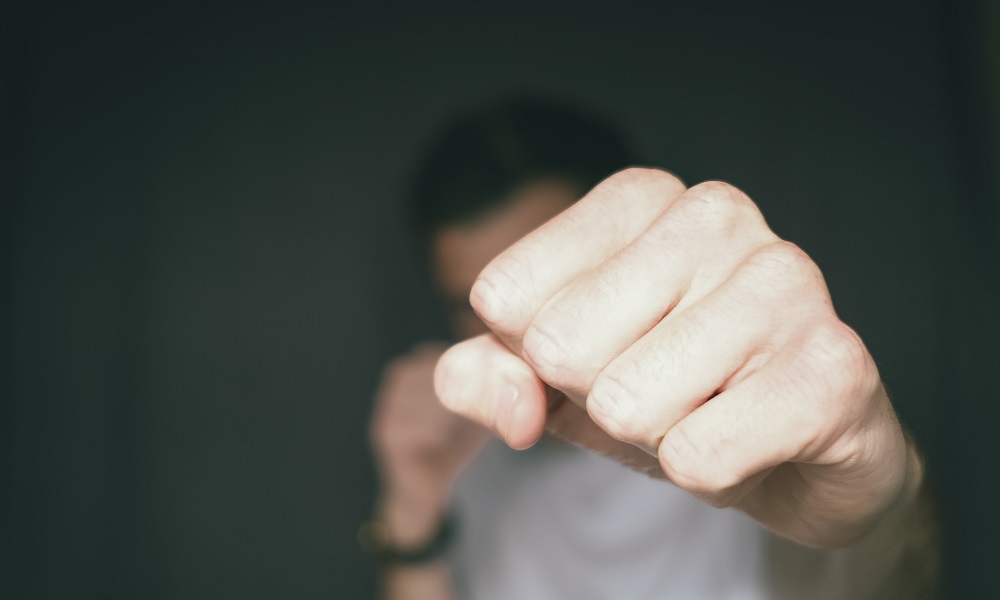 Расследование завершено: взрослый мужчина и двое пьяных подростков до смерти избили 32-летнего омича