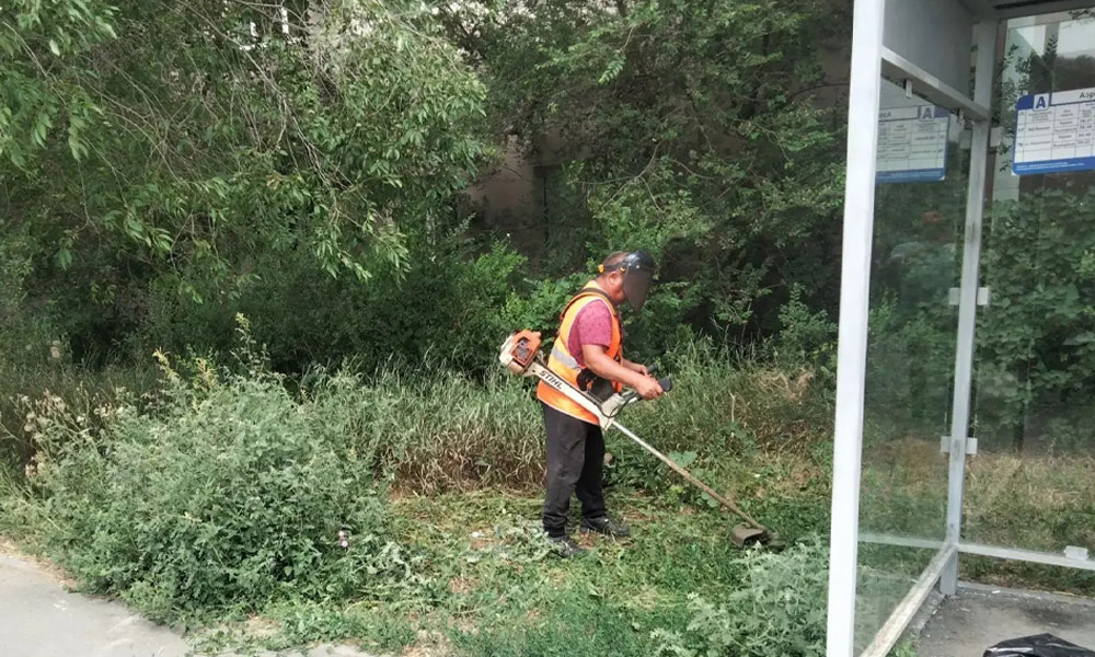 В Омске по инициативе депутата Валерия Кокорина привели в порядок сквер, улицы и аварийный перекрёсток в Кировском округе 