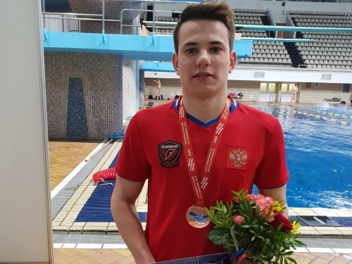Омич Мартин Малютин стал 7-кратным чемпионом Сибири по плаванию