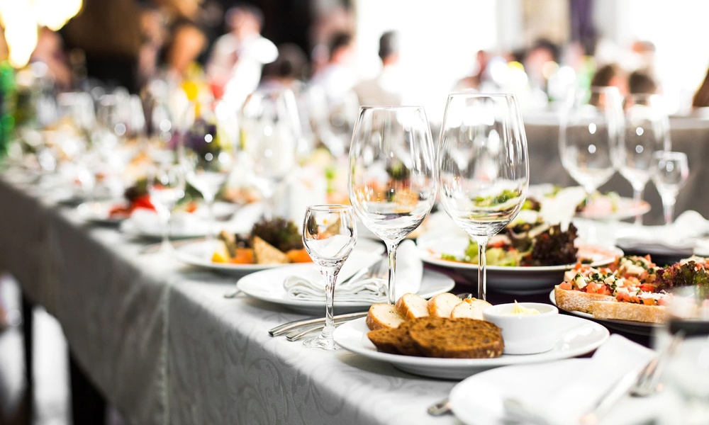 Бизнес-ланчи в Омске оказались самыми дешёвыми в России