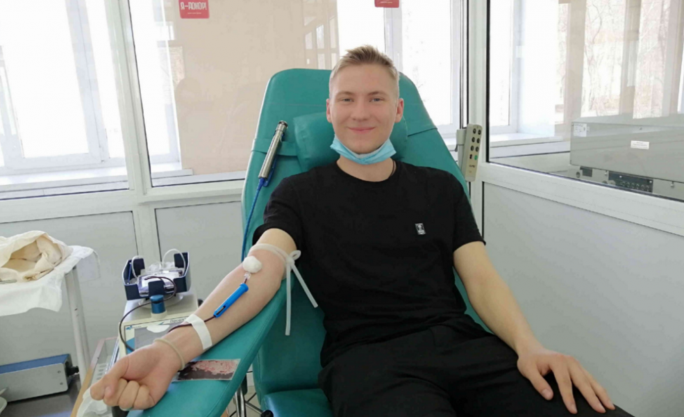 Спасают жизни: с начала года доноры Омской области сдали более 9 тысяч литров крови