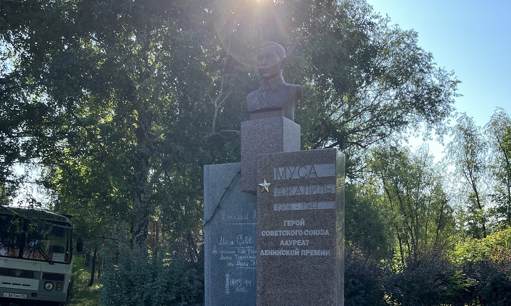 В Омске открыли памятник Мусе Джалилю при участии Виталия Хоценко 