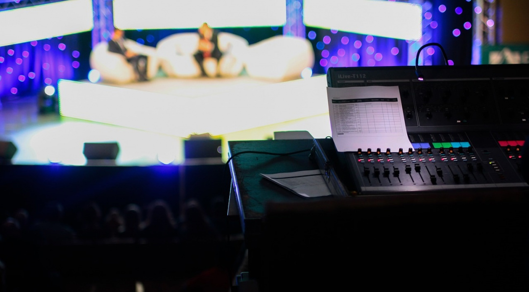 Омский телеканал «Антенна-7» в прямом эфире объявил о закрытии 