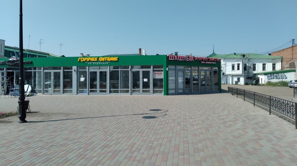 Омский бизнесмен Скуратов раскритиковал огромный торговый павильон на Бударина 