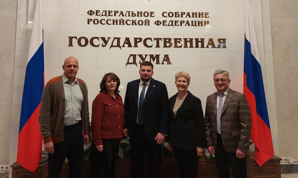 Делегация Омской области посетила семинар, проходивший в здании Госдумы РФ