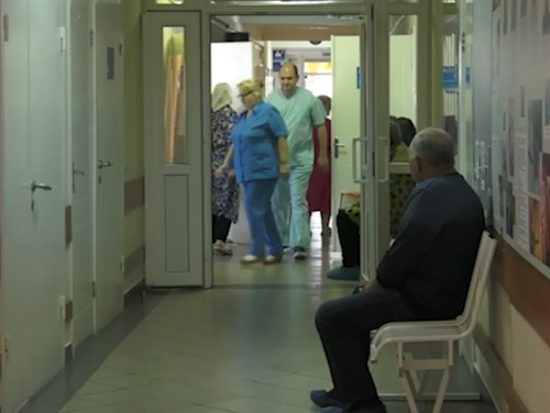 У омичей появится возможность посещать поликлиники без полиса ОМС