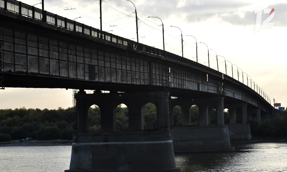 В Омске на период испытания Ленинградского моста изменится схема движения общественного транспорта по 13 маршрутам
