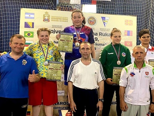 Омичка завоевал золото на турнире по боксу в Сербии