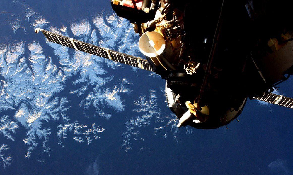 Российские космонавты, находящиеся на МКС, готовятся к выходу в открытый космос