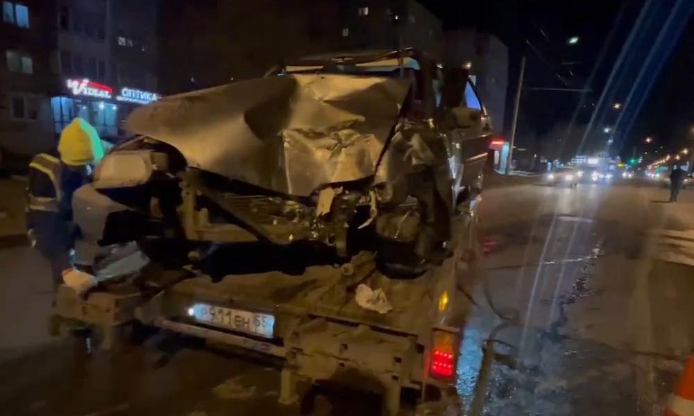 В Омске произошло тройное ДТП с участием пассажирского автобуса 