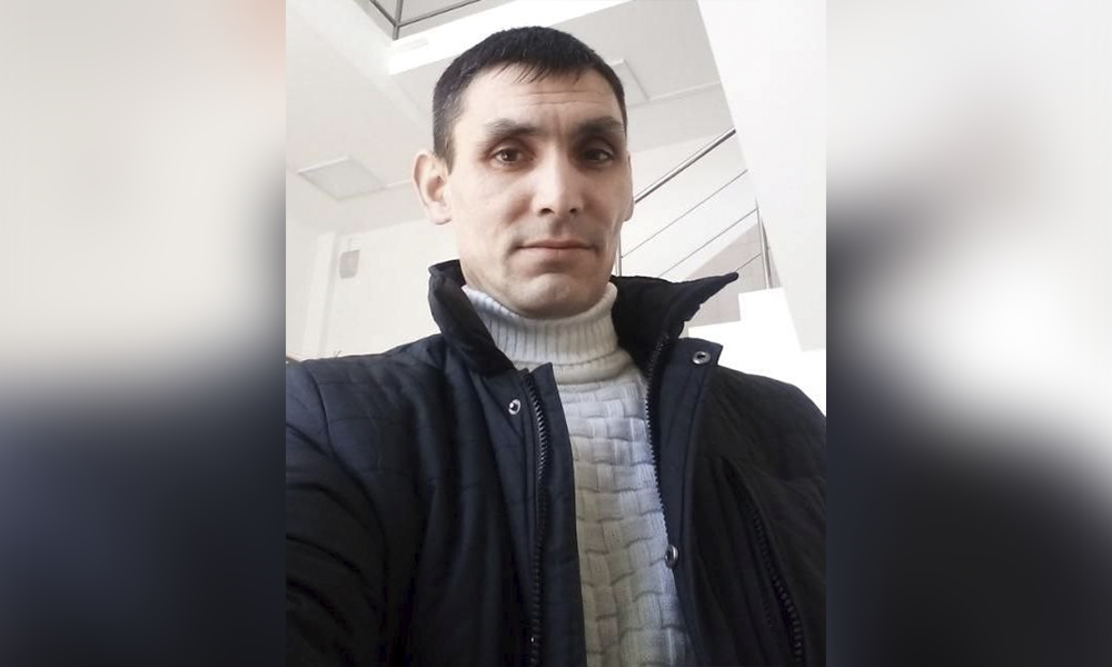 В Омске полицейские разыскивают 44-летнего мужчину, совершившего ограбление