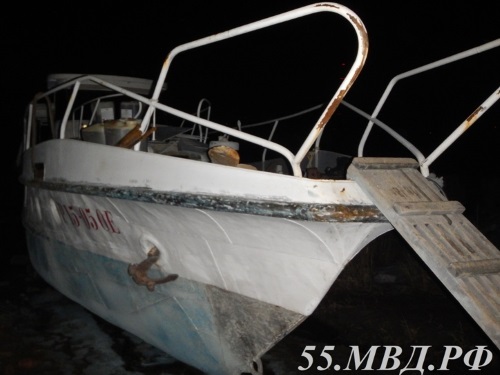 В Омске обокрали катер