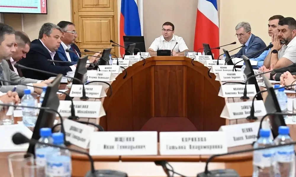 По решению Виталия Хоценко на переселение омичей из аварийного жилья выделили дополнительно более 291 млн рублей