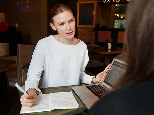 Россияне консультациям профессионального психолога предпочитают беседы с родственниками