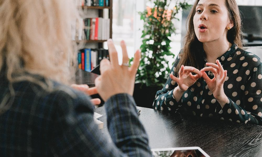 Омичей, владеющих русским жестовым языком, приглашают посетить лекцию о Марии Шаниной