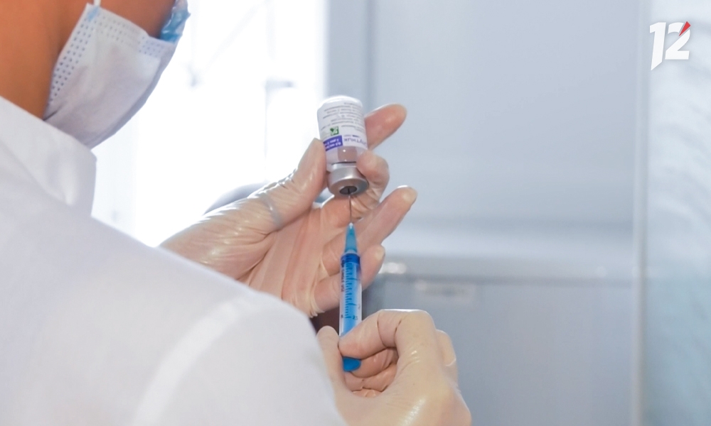 Омичам рекомендуют поставить прививку от клещевого энцефалита